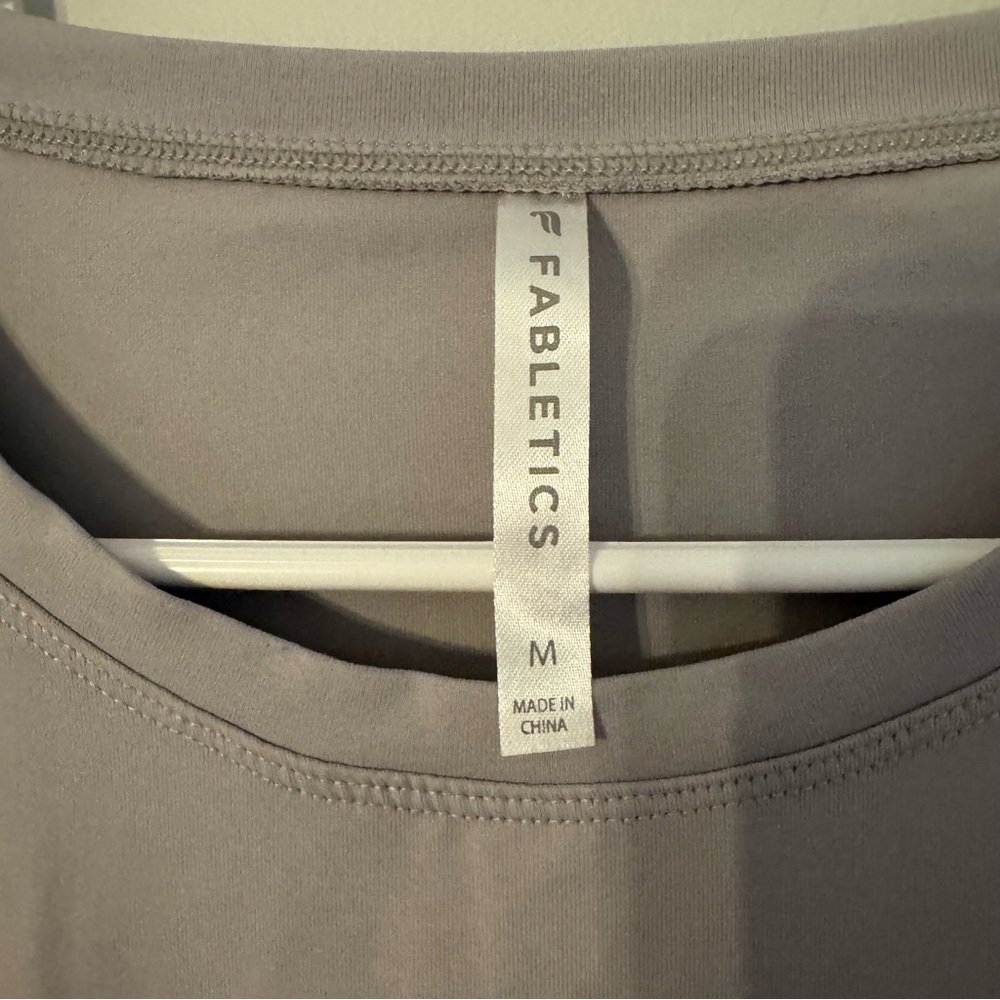 Fabletics Gray long sleeve with Black Ruched Sleeves (A2-11)‎ - Picture 3 of 5